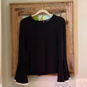 NWOT Vince Camuto flutter-sleeve blouse, Medium